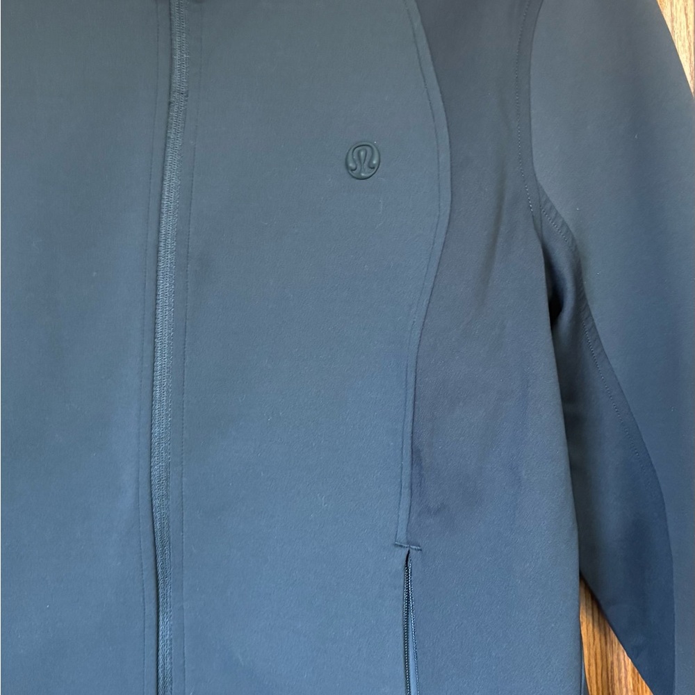 Lululemon Women's Black Jacket - Picture 2 of 3